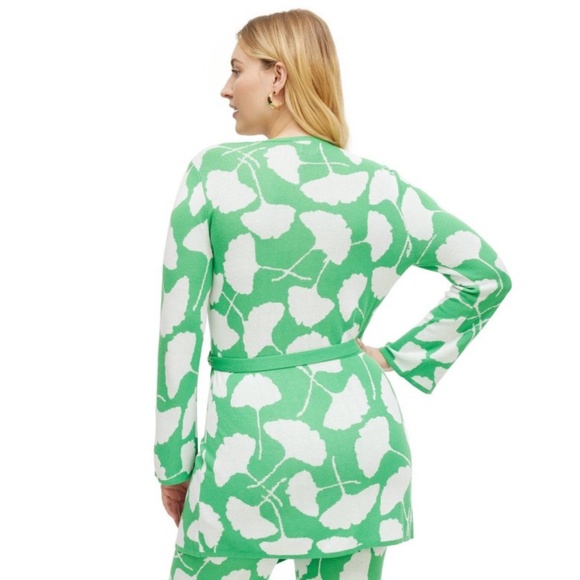 DVF X TARGET - Picture 2 of 2